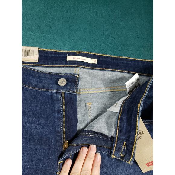 Levis Jeans Size 18 Short Womens Blue Pants Denim Classic Mid Rise Skinny NWT - Picture 9 of 16